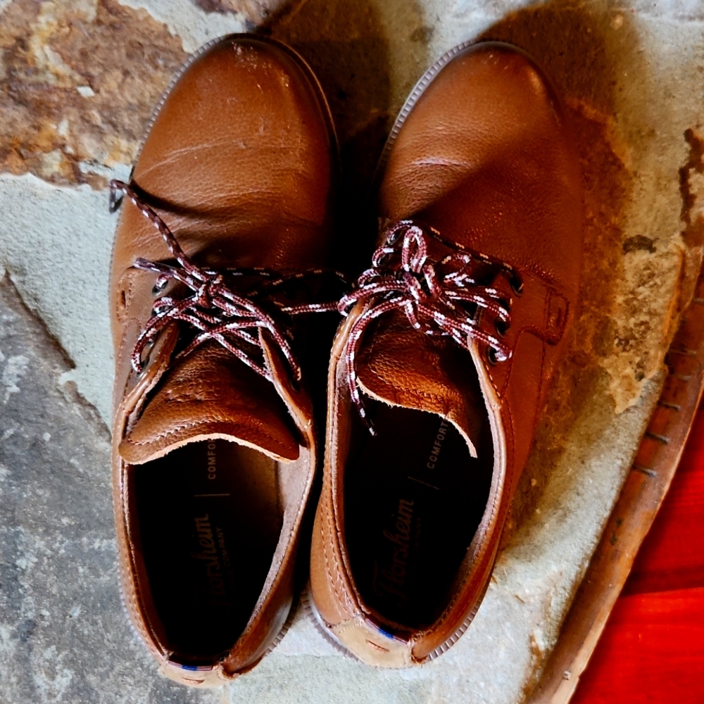 Boys shoes